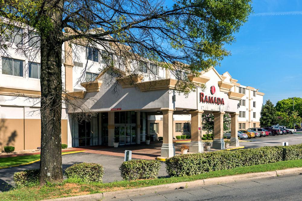 Ramada By Wyndham Birmingham Airport Hotell Eksteriør bilde