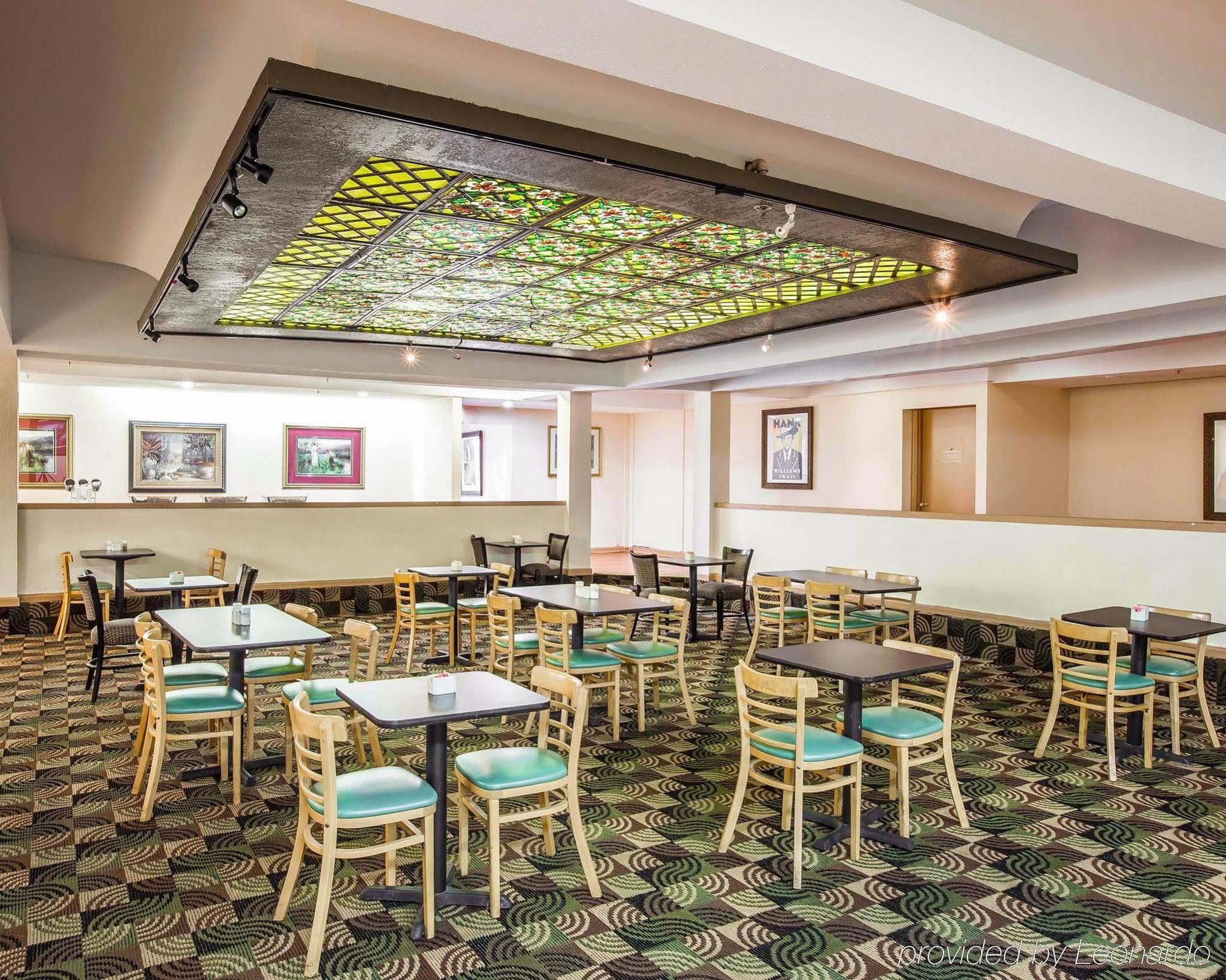 Ramada By Wyndham Birmingham Airport Hotell Eksteriør bilde