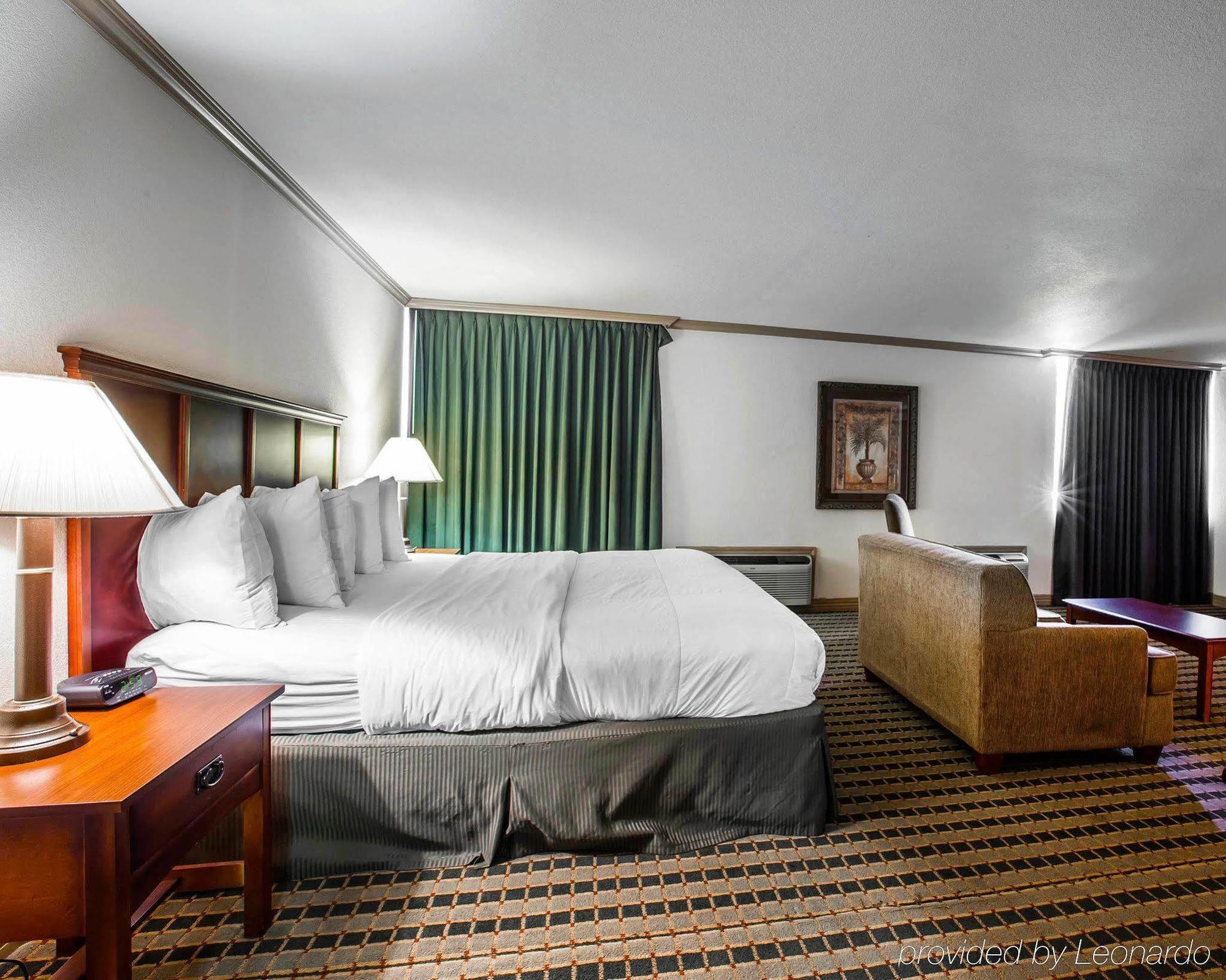 Ramada By Wyndham Birmingham Airport Hotell Eksteriør bilde