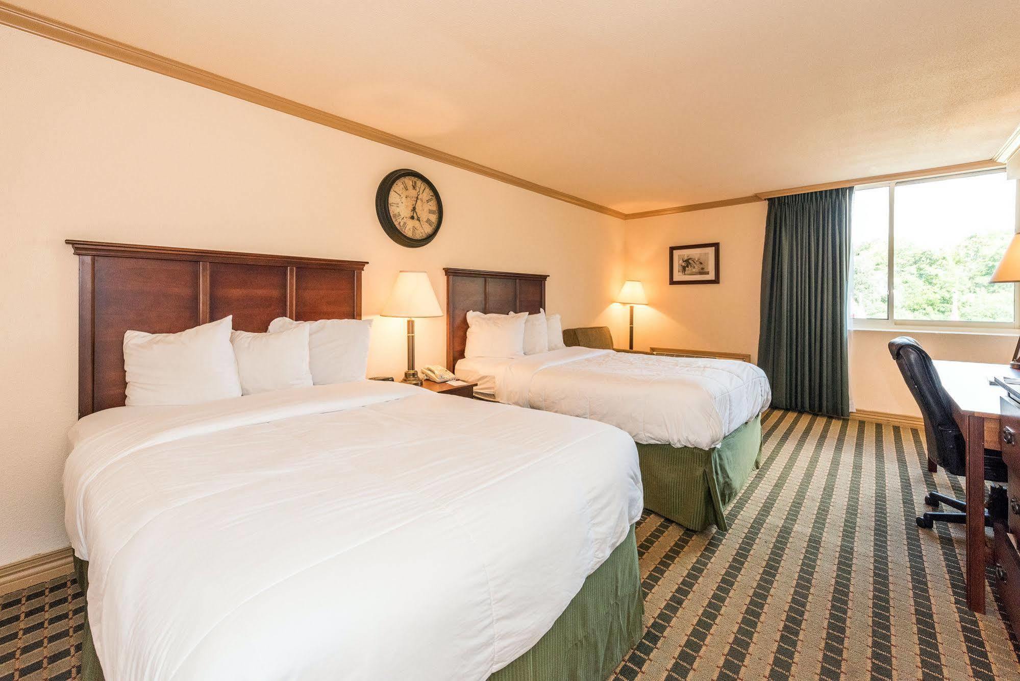 Ramada By Wyndham Birmingham Airport Hotell Eksteriør bilde